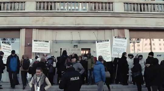 Knf-protest.jpg