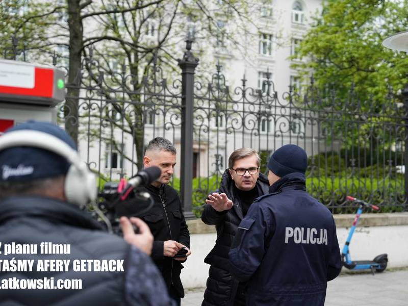 Manifestacja pod ministerstwem sprawiedliwości i KNF. Biała księga poszkodowanych. Zdjęcia z planu filmu „Taśmy afery GetBack”