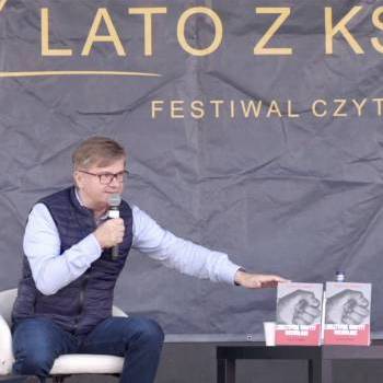 Latkowski-Lato-z-ksiazka-GetBack.jpg